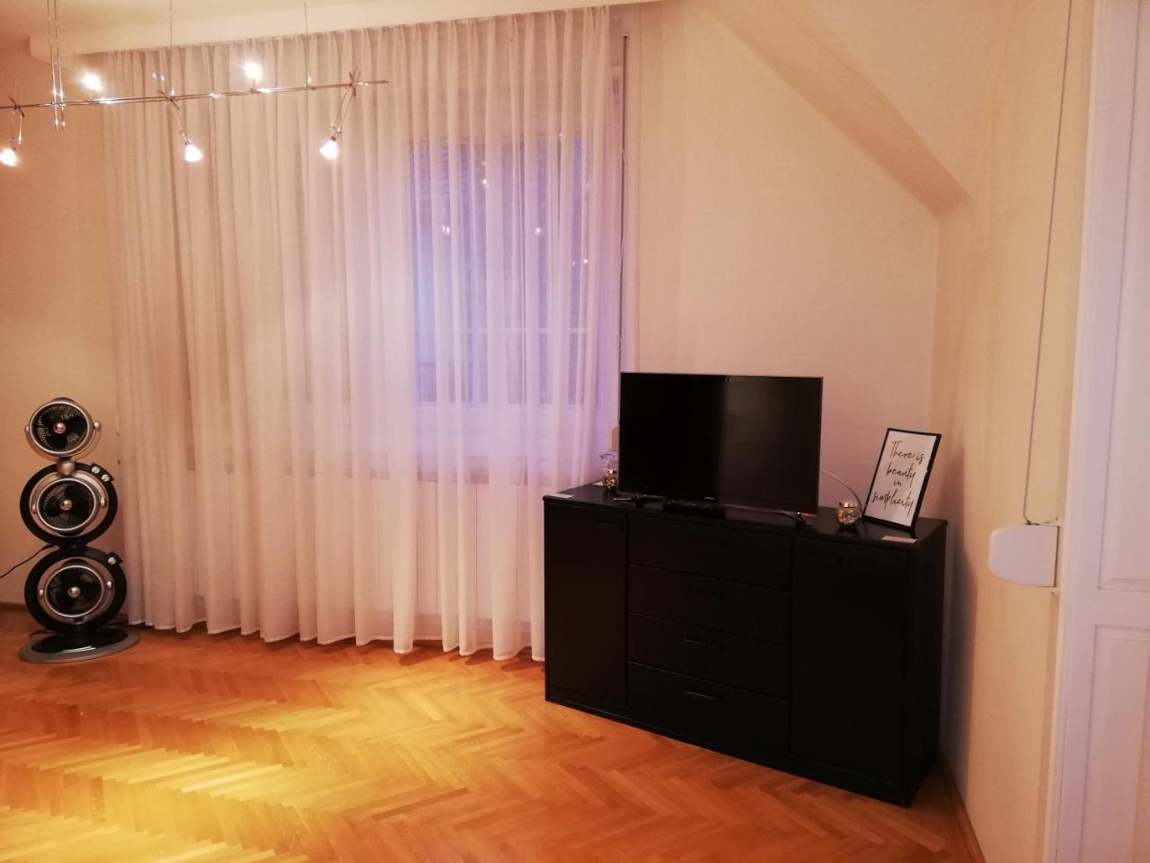 Pero Panzio Bed & Breakfast Debrecen Luaran gambar